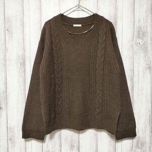 Gune Cable V-Neck Sweater Brown